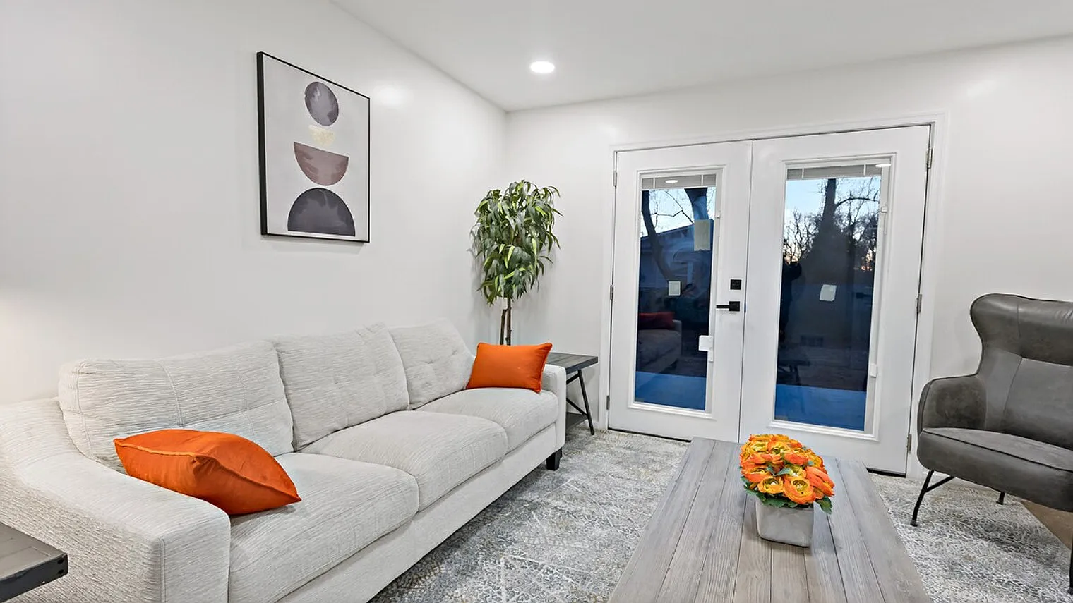 3 bed, 2.0 bath, $5,632 — Photo 4