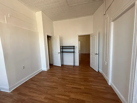 Rented by Capri Jet Realty Corp | media 14