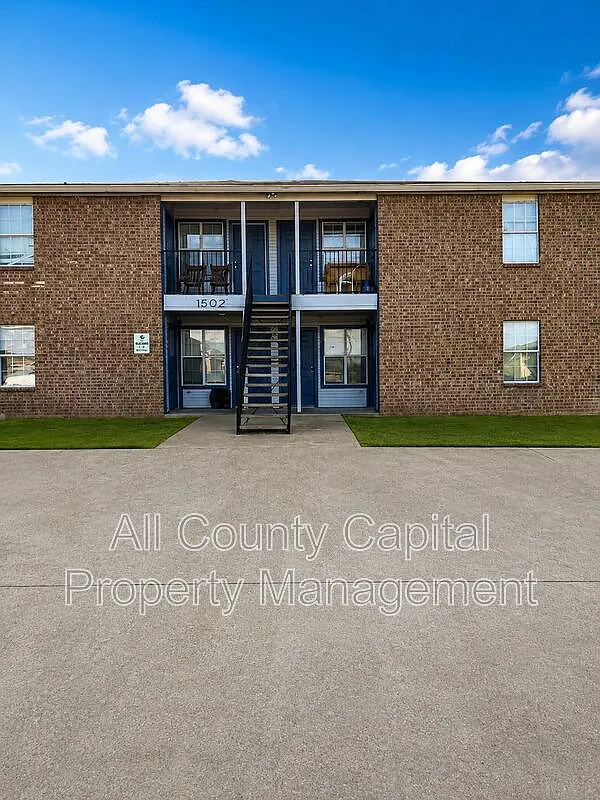 3 bed, 2.0 bath, 1178 sqft, $950 — Photo 1