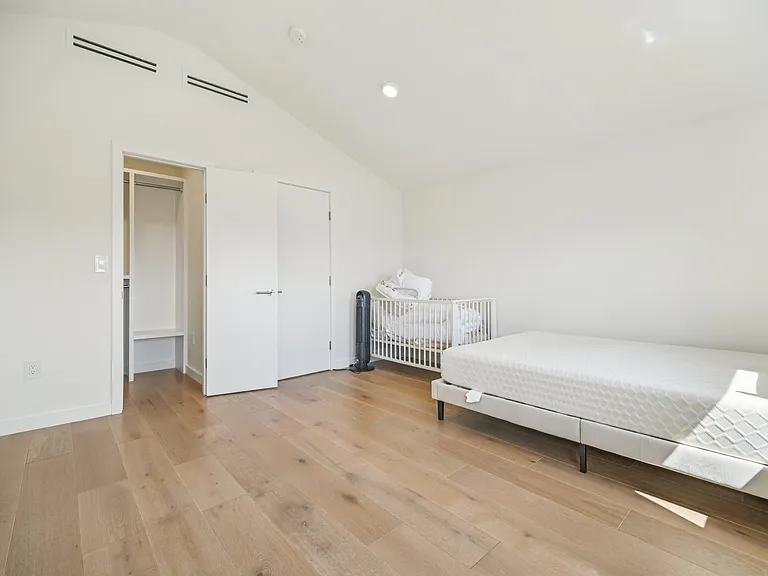 66B Henry Ave — Photo 28