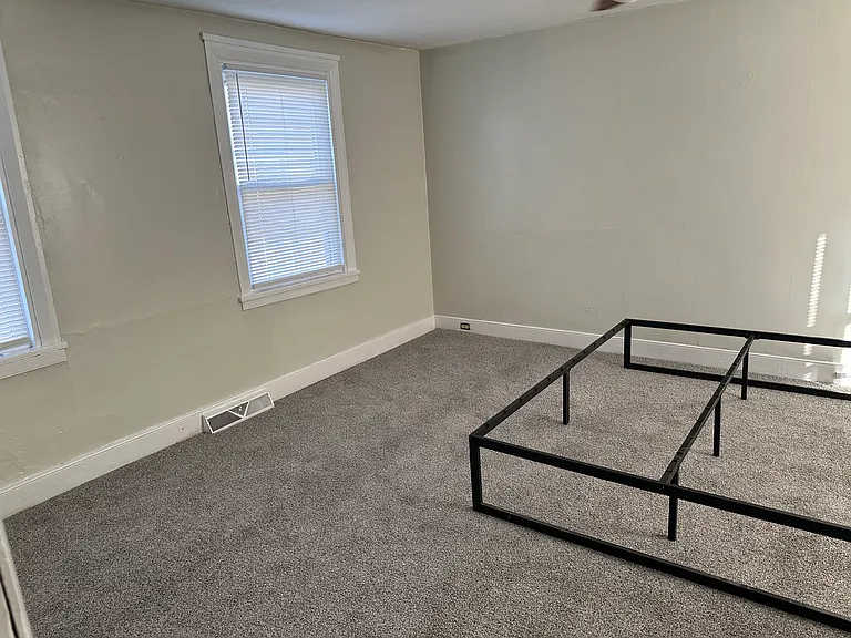 295 N Locust Point Rd — Photo 16
