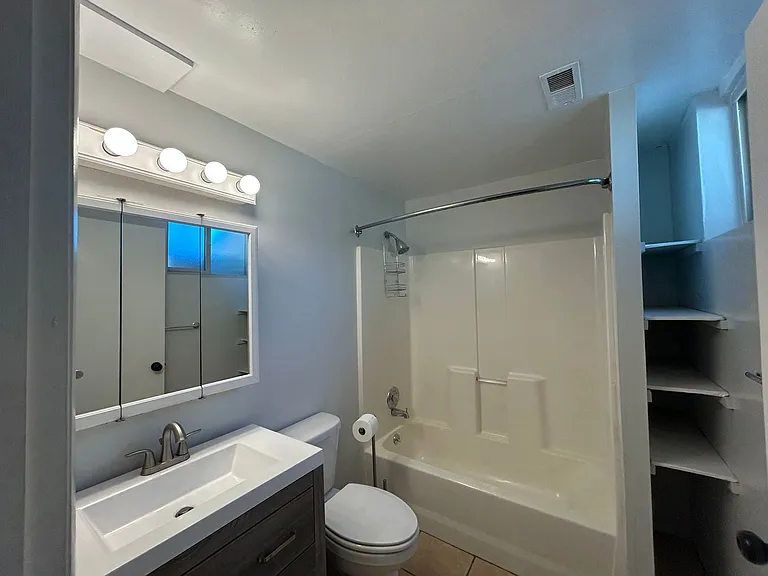 428 N 200 E — Photo 17