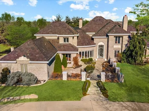 9800 N Revere Ave, Kansas City, MO 64154