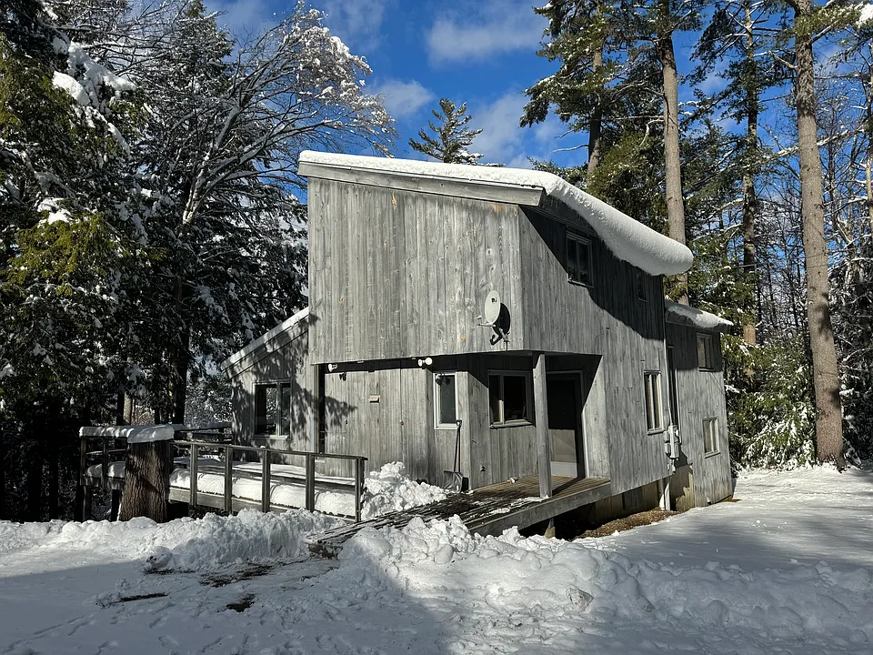 33 Ash Ln