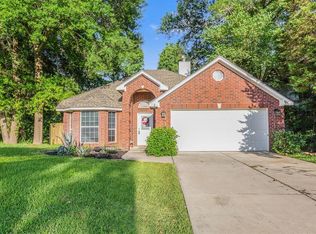 4910 Pleasure Lake Ln, Willis, TX 77318