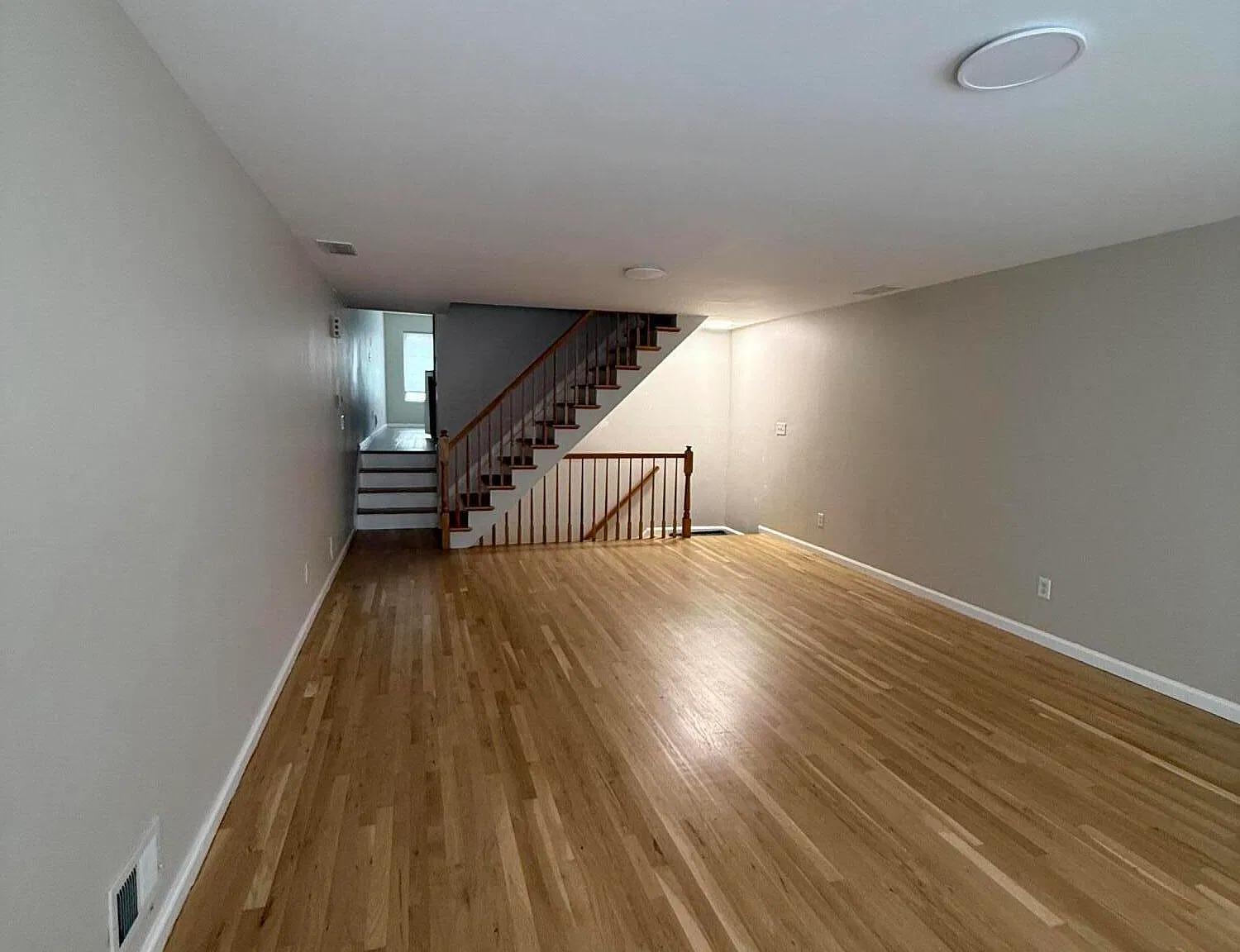 3 bed, 2.5 bath, 1800 sqft, $3,500 — Photo 1