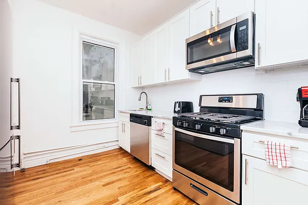 Rented by Nooklyn NYC LLC | media 6