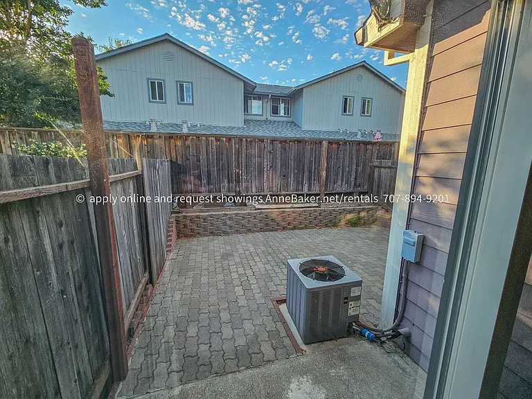 132 Treadway Ct — Photo 11