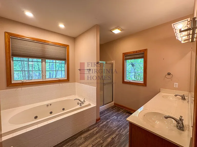 25 Fleetwood Dr — Photo 6