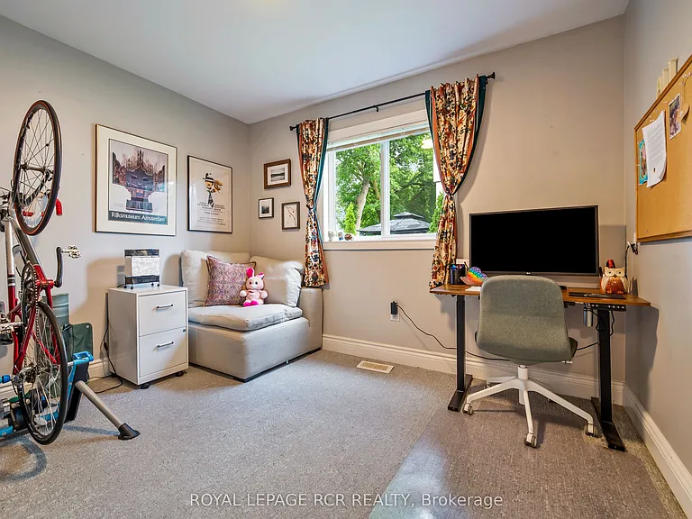 26 Sarah St — Photo 16