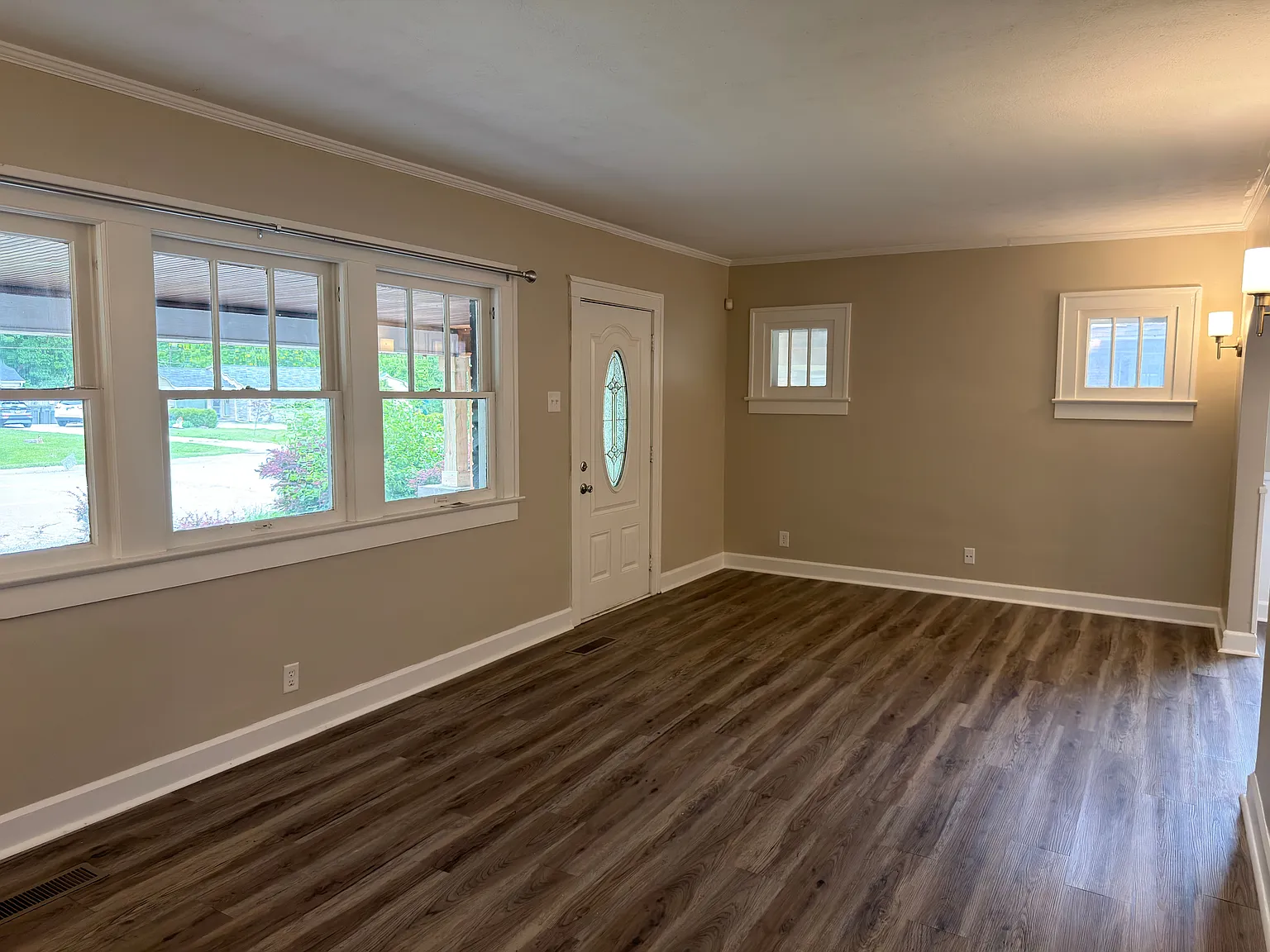 3 bed, 1.0 bath, 1363 sqft, $1,485 — Photo 3