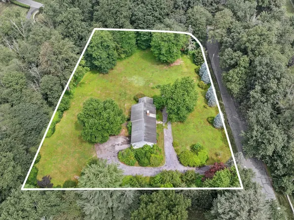 15 Pocconock Trail, New Canaan, CT 06840