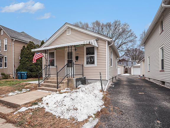2nd image of 534 Rosewood Ave