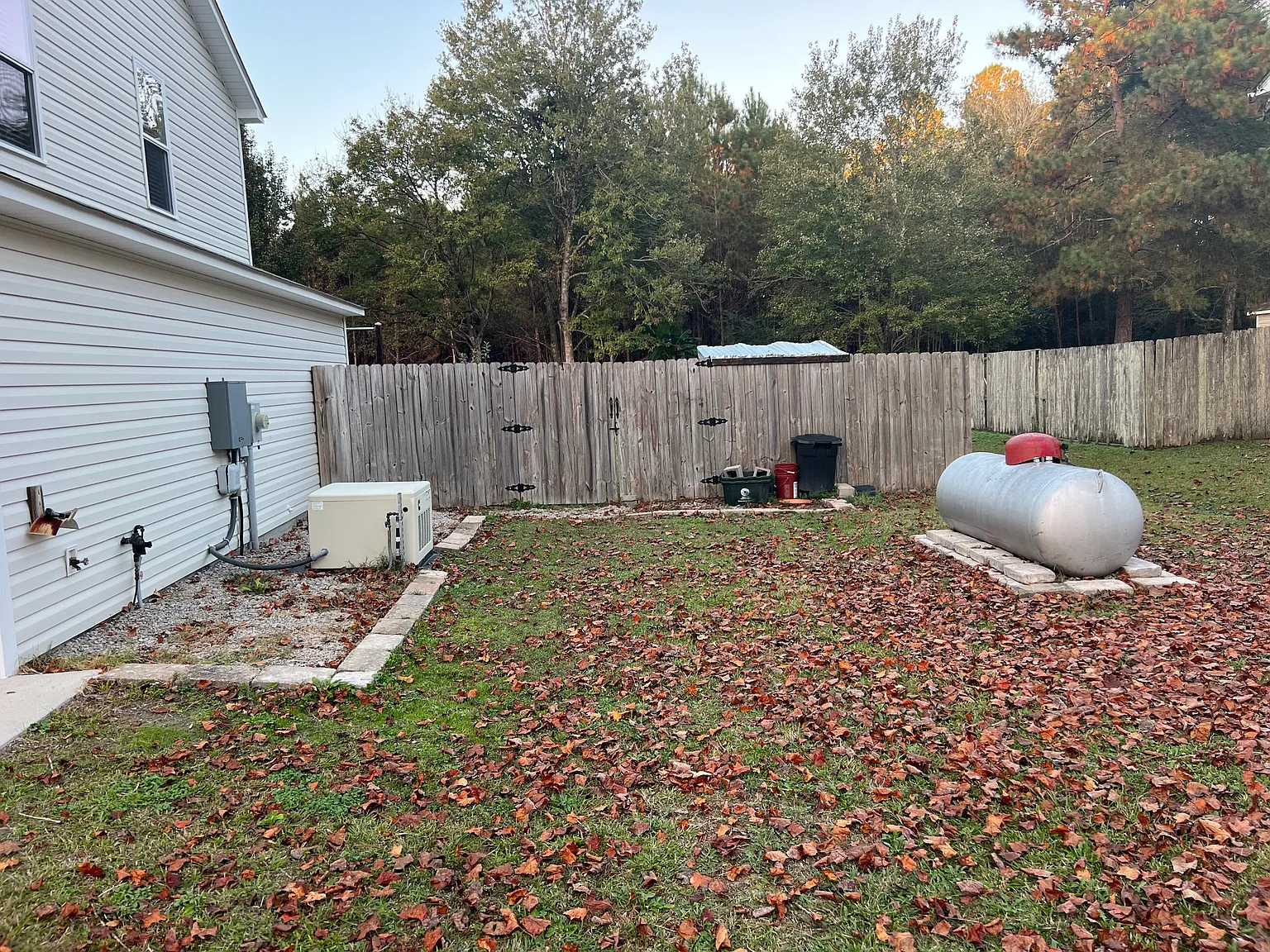 3 bed, 2.5 bath, 1648 sqft, $1,975 — Photo 2
