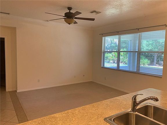 3rd image of 27007 Creekbridge Dr