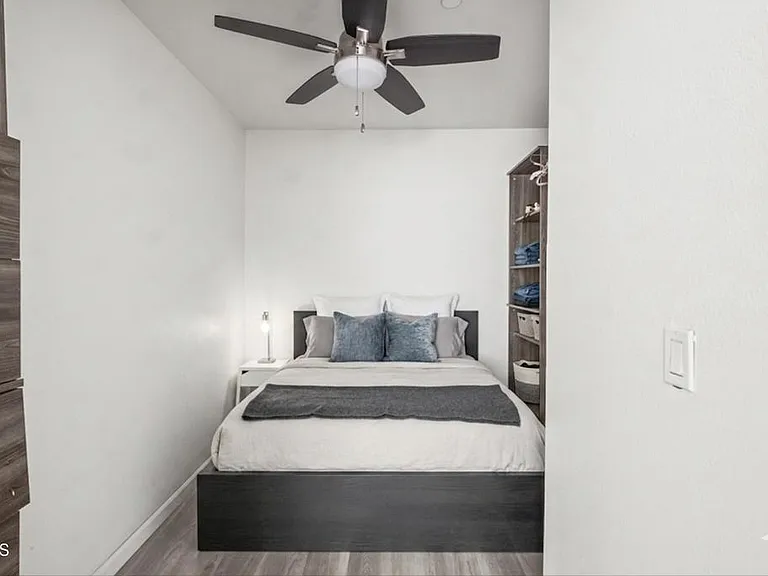 1901 Victoria Ave #201 — Photo 21