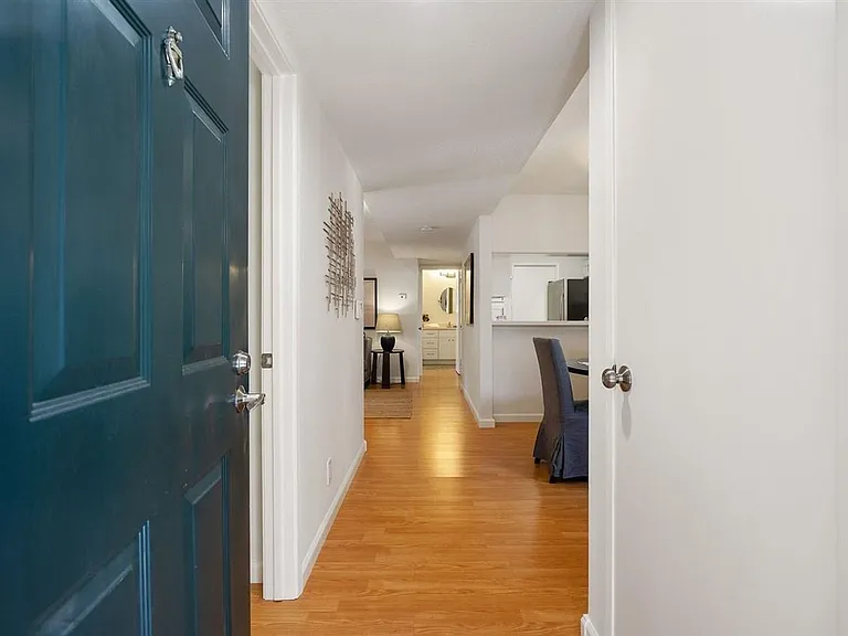 760 Canyon Oaks Dr #D — Photo 3