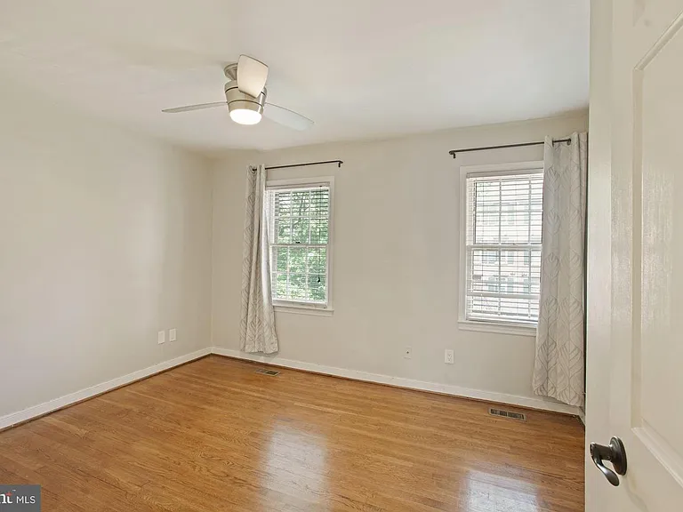 1225 Michigan Ct — Photo 11