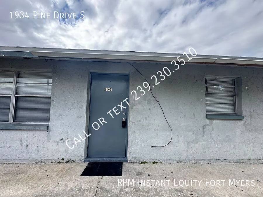 Building Photo - 1934 S Pine Dr