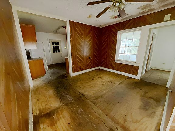 4th image of 7433 Park Ave