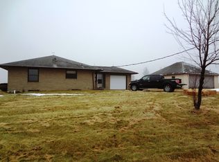 28416 Eagle Point Rd, Milledgeville, IL 61051