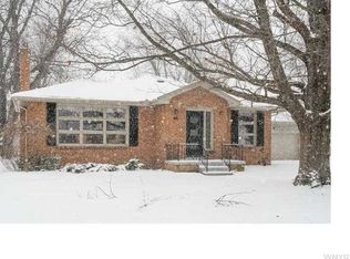 66 Morgan Pkwy, Amherst, NY 14221