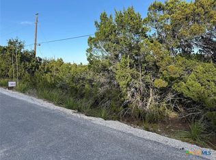 833 Valley Rdg, Canyon Lake, TX 78133