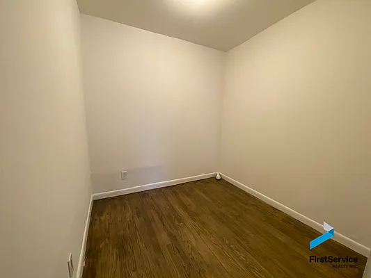 Rented by FirstService Realty (legacy) | media 15