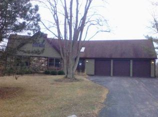 11 Thornfield Ln, Hawthorn Woods, IL 60047