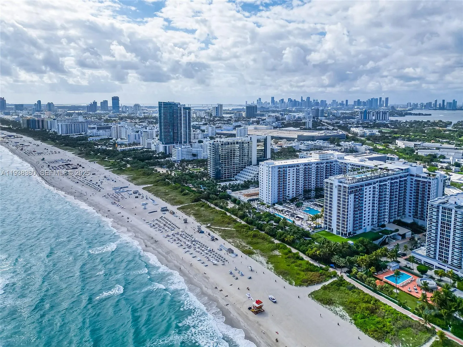 Roney Palace Condo — Photo 4
