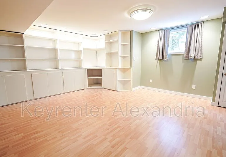 906 Neal Dr — Photo 40