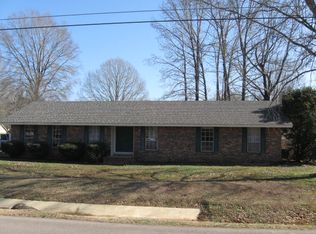 1308 Orchard Ln, Corinth, MS 38834