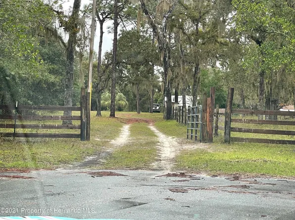 7290 W Vineyard Dr, Homosassa, FL 34448