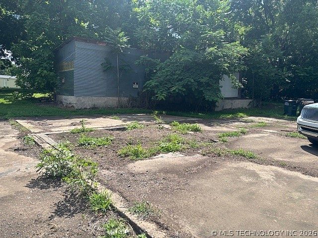 1st image of 103 S Stand Watie Blvd
