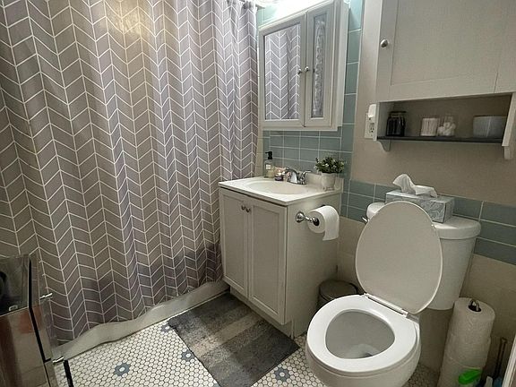 3rd image of 5116 W Wilson Ave #1