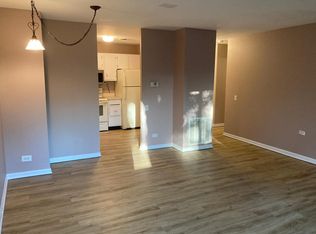 425 Walnut Creek Ln UNIT 1102, Lisle, IL 60532