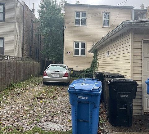 3rd image of 1672 W Bryn Mawr Ave