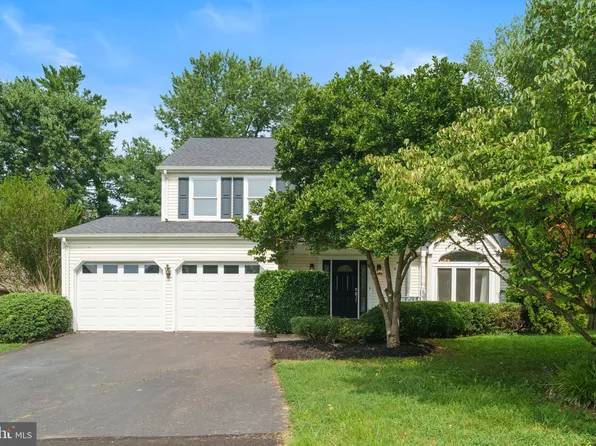 5600 Rocky Run Dr, Centreville, VA 20120