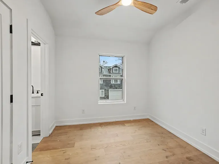 1109 N 2nd St #B — Photo 8