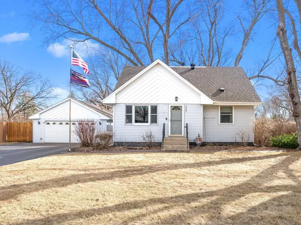 2342 Hillview Rd, Mounds View, MN 55112