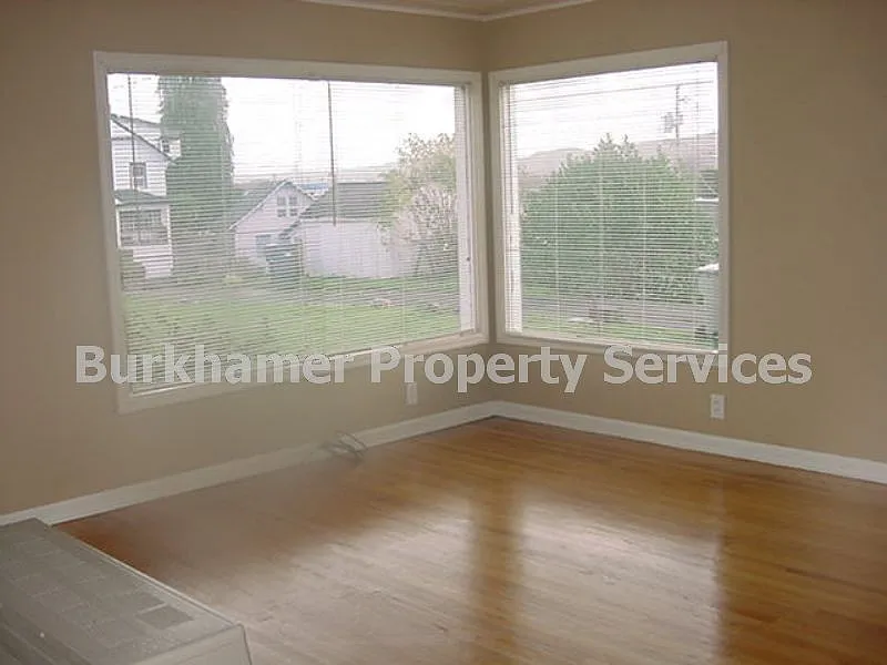 1 bed, 1.0 bath, 749 sqft, $1,095 — Photo 2