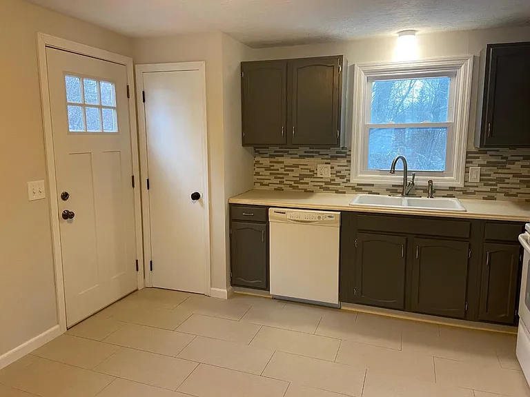 19 Modoc St #2 — Photo 2
