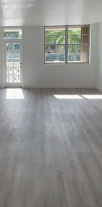 2nd image of 90 Edgewater Dr APT 123