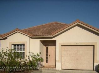 2716 Willow Ln, Lauderdale Lakes, FL 33311