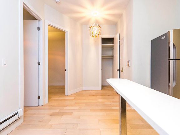 5th image of 699 Dekalb Ave APT 4