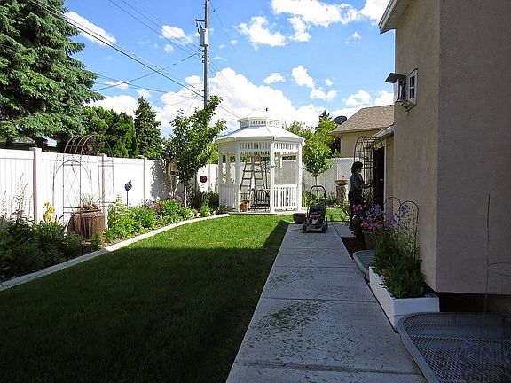 3rd image of 4501 S Maple Meadows Dr