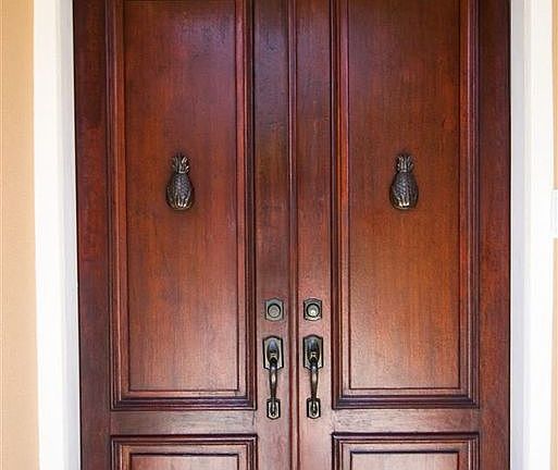 C’mon in.