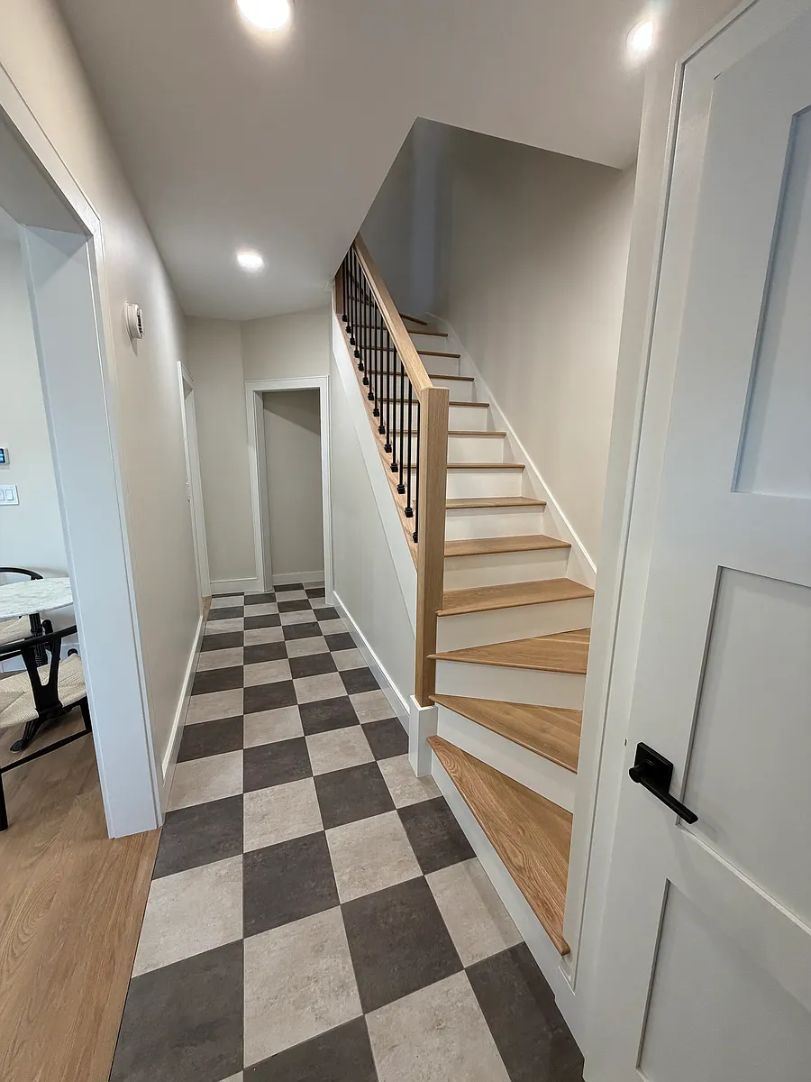 Building Photo - 314 Springfield St #314