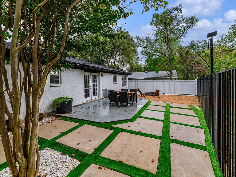 3800 Driskell Blvd — Photo 27