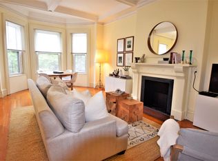 226 Newbury St #2, Boston, MA 02116